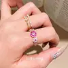 Anillo abierto de flor con circonita cúbica chapado en oro de 14k, un diseño lujoso y elegante para el dedo índice, un accesorio de moda retro y único