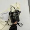 Atacado de fábrica moda verão bolsa de balde a tiracolo nova bolsa de ombro feminina bolsa de mão popular transfronteiriça