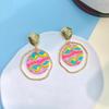 Pendientes Ins Pequeña Margarita Estilo Pastoral de Metal y Arcilla Polimérica Patchwork para Mujer, Pendientes Colgantes de Arcilla de Color Contrastante, Flores de Borla al por Mayor