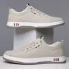 Sapatos Masculinos de Couro Macio Novos Primavera/Verão 2026 Transfronteiriços Solado Macio Tendência Versátil Diário Casual Sapatos de Couro Tênis Venda por Atacado