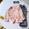 Roupa listrada grossa de manga comprida para meninas, nova camiseta infantil de manga comprida com gola redonda para meninos, estilo primavera e outono, top casual solto