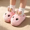 Pantuflas de algodón para niños, diseño de conejo lindo de dibujos animados de invierno para niñas, pantuflas interiores antideslizantes, pantuflas de bebé esponjosas, pantuflas de algodón para padres e hijos