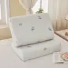 Funda de almohada de algodón puro de dibujos animados para jardín de infantes, funda de almohada de espuma viscoelástica ondulada para niños, funda de almohada de algodón para protección del cuello de estudiantes, adecuada para todas las estaciones