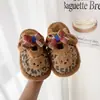 Novas Pantufas de Algodão Fofas de Desenho Animado de Urso para Mulheres, Solado Grosso, para Exterior, Bico Fechado, Pantufas de Algodão Quentes para Mulheres