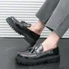 Zapatos de Hombre Transfronterizos Estilo Nuevo Brogue Casual de Negocios Zapatos de Cuero para Hombre Cómodos y Transpirables Zapatos Slip-On con Borlas para Aumentar la Altura