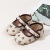 Zapatos de bebé con estampado de amor de primavera y otoño, suela de goma suave, transpirables y antideslizantes, BZZ4180