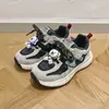 Otoño 2026 Nuevos Zapatos Casuales Infantiles Forrest Gump Estilo Coreano Niños Nuevos Zapatos Deportivos En Stock Zapatos Infantiles Al Por Mayor 6752