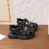 Sandalias Infantiles Verano 2026 Nuevas para Niños Punta Cerrada Suela Suave Zapatos para Bebés Niñas Transpirables Calzado Deportivo para Niños Pequeños de Playa