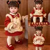 Traje Novo de Ano Novo para Meninas Estilo Chinês, Vestido Cheongsam Vermelho Festivo de Inverno, Primeiro Vestido de Aniversário para Bebê Menina Estilo Chinês Novo