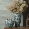 Vaso de Mesa Cerâmico com Apliques Feito à Mão Jingdezhen para Sala de Estar de Hotel Pousada Ornamento Decorativo Estilo Chinês Novo Jarro de Cerâmica Retrô