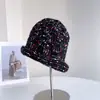 Gorro de Punto con Borde Enrollado de Hilo Arcoíris para Mujer, Nuevo Gorro de Lana Cálido y Resistente al Frío de Invierno, Gorro de Punto Versátil y Elegante Tendencia