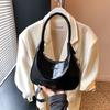 Bolso Media Luna de Piel Patentada de Moda para Mujer 2025 Nueva Llegada Elegante Nicho Versátil Bolso Cruzado Bolso Vintage para Viajero