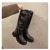 Fivela de Cinto Salto Bloco Botas de Couro Estilo Martin Botas Western Cowboy Femininas 2026 Novo Estilo Retro Bico Quadrado Para Calçar Botas de Cavaleiro de Cano Alto