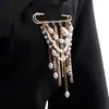 Accesorios de Moda Transfronterizos Europeos y Americanos, Elegante Broche de Espiga de Trigo Retro con Borla de Perlas Artificiales, Pin de Solapa Versátil de Moda Único