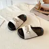 Pantuflas Frescas de Verano para Niños 2026 Nuevo Estilo Niñas Elegantes Cadena con Hebilla Metálica Chanclas Casuales Pantuflas para Bebé al Aire Libre