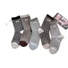 Calcetines Retro a Cuadros con Encaje de Media Pantorrilla para Mujer Otoño Invierno Tela Suave de Huevo Etiqueta de Tela Estilo Universitario Cuadrícula Japonesa Calcetines de Algodón Apilados