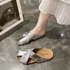 Meias-pantufas abertas com sola grossa para mulheres, para usar ao ar livre, novo estilo de verão 2026, confortáveis, combinam perfeitamente com saias, deslumbrantes, nicho, chinelos slide prateados