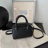 Bolso pequeño de alta gama de moda para mujer, nuevo bolso popular de hombro y cruzado de moda de otoño 2026