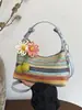 Bolsa Pequena de Palha Tecida de Designer para Mulheres 2025 Novo Estilo Bolsa Transversal Tecida de Férias Moda Versátil Balde de Praia Bolsa de Ombro