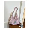 Bolso de lona a rayas de color block de gran capacidad para mujer, bolso cruzado casual ligero plisado, versátil para el trabajo y los desplazamientos, bolso tipo dumpling