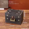 Caja de Almacenamiento Cuadrada de Madera con Remaches Retro Caja de Madera para Guardar Anillos Collares Joyería Caja de Decoración de Exhibición Antigua de Escritorio