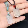 Colgante de calcedonia de hielo de alta calidad, patrón de nube de gelatina de lichi, candado auspicioso que cumple deseos, ágata de hielo de luz de luna blanca, amuleto ahuecado "Sin Preocupaciones", colgante de paz