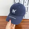 Boné de Beisebol Bordado com Letras Estilo Coreano Tendência Top Macio Unissex Versátil Casual Chapéu de Sol para Primavera e Verão