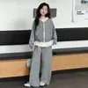 Conjunto de Sudadera con Parches Bordados de Patchwork para Niñas, Elegante Sudadera con Capucha para Primavera y Otoño con Pantalones Casuales de Pierna Ancha