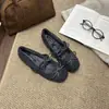 Sapatilhas Peludas Estilo Retro Francês com Laço para Mulheres 2026 Outono e Inverno Novo Estilo Quente e Gentil Sapatos Mary Jane com Aumento Interno de Altura