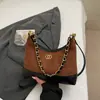 Bolsa de Ombro Texturizada com Corrente para Mulheres 2026 Novo Modelo Bolsa Transversal de Grande Capacidade Bolsa Hobo Versátil Bolsa de Ombro para o Dia a Dia Tendência