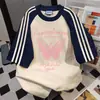 Camiseta de Manga Curta com Estampa de Borboleta em Patchwork de Cores Contrastantes 2026 Novo Estilo de Verão Estilo Casual Preguiçoso Top Vintage