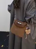 Bolso Pequeño Retro de Gama Alta para Mujer 2025 Nueva Moda Bolso Cruzado Versátil Bolso de Mano Súper Popular Bolso Cubo