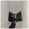 Bolsa de Mão Portátil de Cor Sólida de Grande Capacidade para Mulheres, Novo Estilo Outono e Inverno 2025, Ombro Único Transversal com um Toque de Luxo