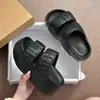 Sandálias Slip-On Simples de Solado Grosso para Aumentar a Altura para Mulheres, Novo Estilo Verão 2026, Sandálias Casuais de Praia com Tiras Duplas para Mulheres