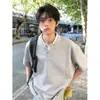Camiseta de Manga Corta con Cuello en V y Estructura de Remaches para Hombre, Top de Manga Media con Diseño Estilo Americano para Verano, Camiseta Juvenil de Marca de Moda de Corte Holgado