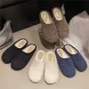 Zapatos Peludos Retro Punta Cerrada Medias Zapatillas Suela Gruesa 2026 Otoño Nuevas Zapatillas Slip-on para Mujer Uso Exterior Zapatos Birkenstock
