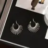 Luz de la MañanaPendientes de girasol con forma de espiral para mosquitos, estilo retro francés, a la moda, color dorado vintage, pendientes sencillos para mujer