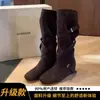 Botas com Salto Interno de Couro com Fivela Empilhadas Femininas 2026 Nova Chegada de Outono Retro Maillard Versátil Emagrecedoras de Cano Alto Botas de Cavaleiro