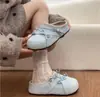 Acessórios Doces de Laço Femininos Chinelos de Renda com Solado Grosso Fechados para Mulheres Primavera 2026 Confortáveis Preguiçosos Sapatos Birkenstock