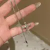 Popular Pingente de Cruz Dez Corações e Dez Flechas Ultra Brilhante Corrente para Clavícula para Mulheres, Colar de Cruz Moda Estilo Hip-Hop Resistente Totalmente Cravejado