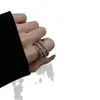 Zircônia Ultra Brilhante Prata de Alto Luxo Elegante Versátil Retrô Zircônia Luxo Prata Anel Dedo Indicador Sensação de Alto Padrão