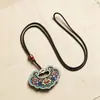 Pingente de águila, pingente de cadeado da paz, pingente em relevo colorido pintado e finamente esculpido, ornamento de madeira de águila de imitação