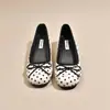 Zapatos de Salón Planos de Boca Baja con Lazo de Lunares Estilo Francés para Mujer, Modelo Nuevo Primavera 2026, Elegantes Zapatos Planos Retro de Lunares con Punta Redonda