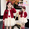 Conjunto de Cardigan y Falda de Gasa con Collar de Corazón Estilo Coreano para Niñas Estilo Primavera/Otoño 2026 Nueva Moda Infantil Conjunto para Niña Pequeña