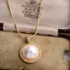 Colar Longo Feminino Minimalista Vintage com Pingente Redondo, Corrente para Suéter de Pérola de Vidro com Zircônia, Corrente de Clavícula de Luxo Leve de Nicho