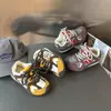 Zapatillas para niños 2025 verano nuevas Zapatillas de entrenamiento alemanas para niñas transpirables versátiles zapatos casuales para niños zapatillas versátiles