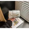 Bolsa de Mão Feminina Casual Texturizada com Padrão de Pedras, Novo Estilo Tendência para a Primavera de 2026, Adequada para Carregar sob o Braço ou Transversal