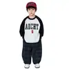 Conjunto de sudadera para niño, nuevo estilo otoño 2026, suéter elegante de manga larga para niños, pantalones casuales a cuadros para primavera y otoño para niños pequeños