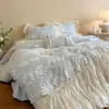 Juego Romántico de Cuatro Piezas Estilo Francés de Algodón Tencel Grado A con Diseño Floral Tridimensional, Funda Nórdica de Encaje de Seda Brillante, Ropa de Cama Suave y Sedosa para un Sueño de Lujo
