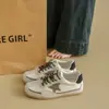 Zapatos Casuales con Cordones Versátiles de Suela Plana Otoño Nuevo 2026 para Mujer Student Star, Tenis, Zapatos de Entrenamiento Alemanes, Zapatos de Tela Estilo Coreano